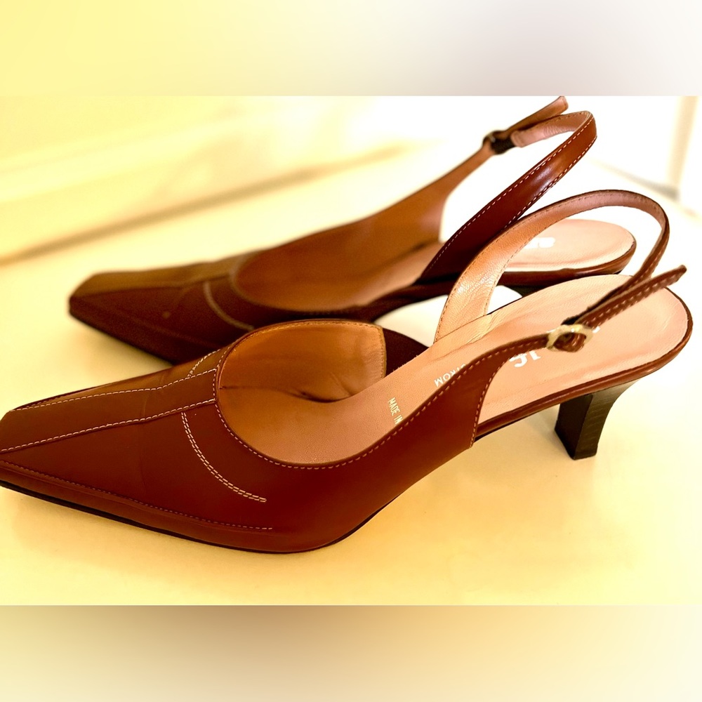 Vintage Amalfi exclusively for Nordstrom brown 2.5 inch heels, size 7.5C.